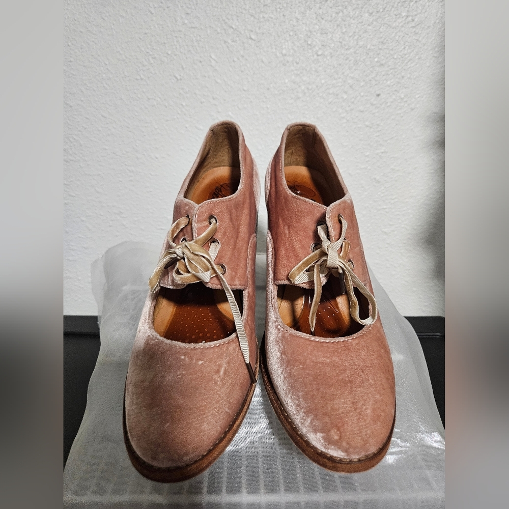 Patricia Nash Pink Velvet Women's Shoes